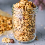 Veganes Granola im Glas