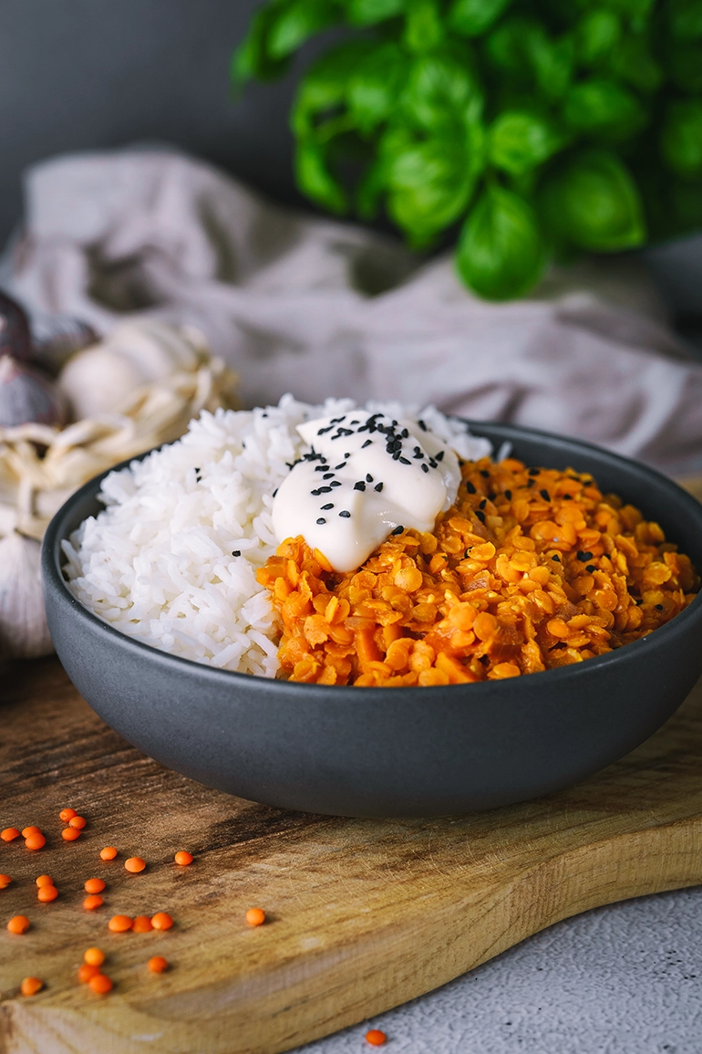 Veganes Rote Linsen Dal mit Reis