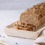 Veganes Joghurtbrot aufgeschnitten