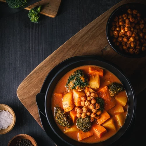 Foodfoto Ofencurry mit Kürbis und Brokkoli