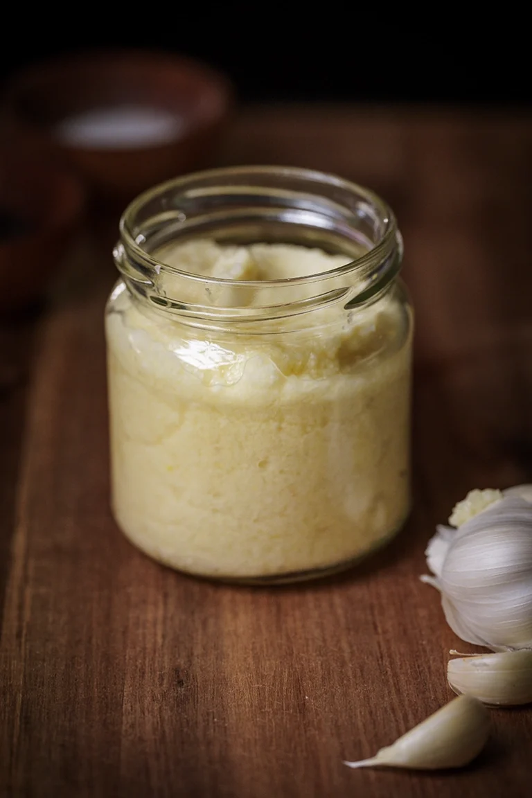 Knoblauchpaste im Glas