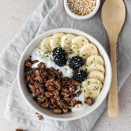 zuckerfreies Schoko-Granola mit gepufftem Quinoa