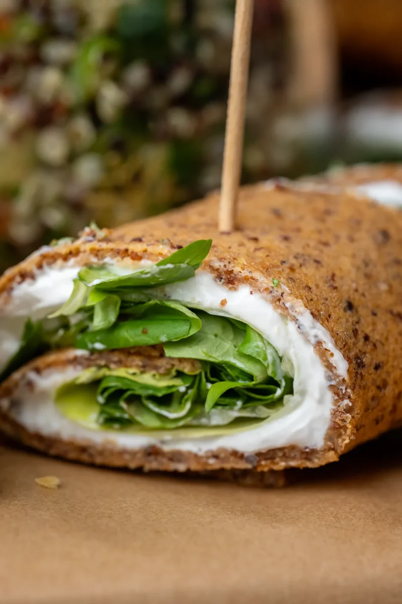 Quinoawrap - glutenfrei und proteinreich 3 Quinoawrap gefüllt mit Frischkäse und Salat