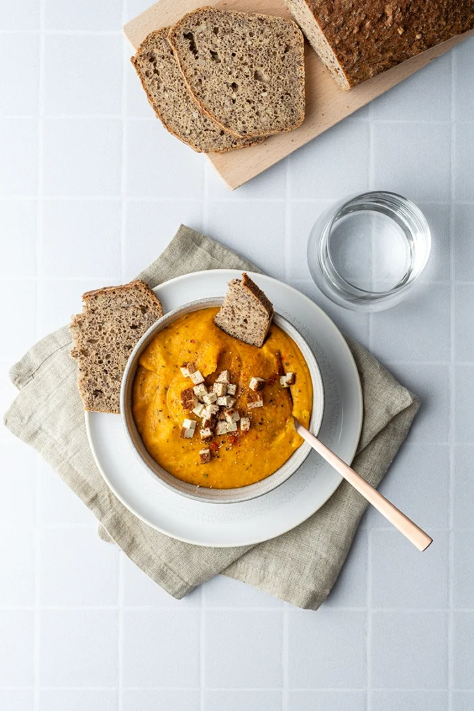 Ofengemüse 3 in 1 als Suppe mit Brot