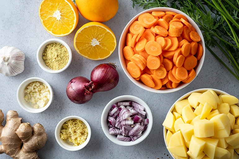 Zutaten für die Möhrensuppe mit Ingwer