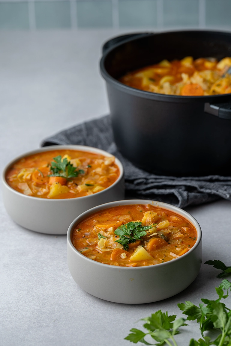 vegan_rezept_Spitzkohl_Curry_2 Veganes Spitzkohl Curry in zwei Schalen