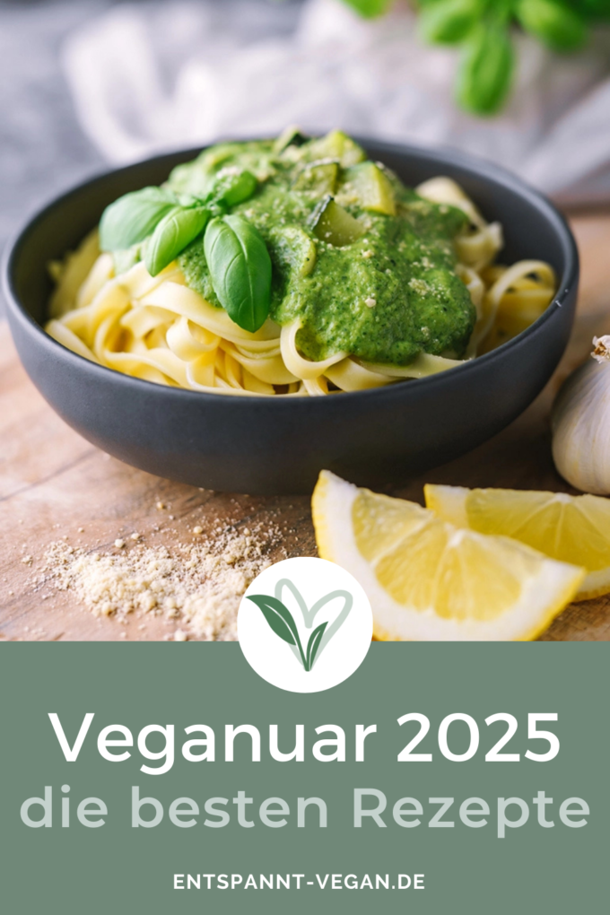 Veganuary 2025 Teller mit Spaghetti und Zucchini-Soße