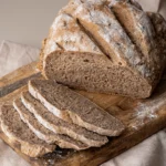 Vollkornbrot aus dem Airfryer aufgeschnitten