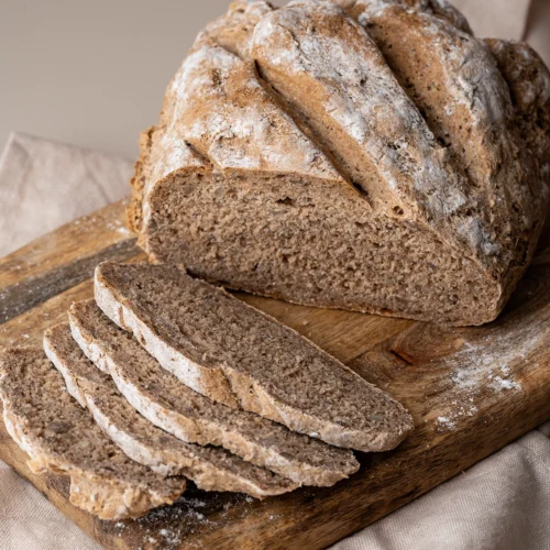 Vollkornbrot aus dem Airfryer aufgeschnitten