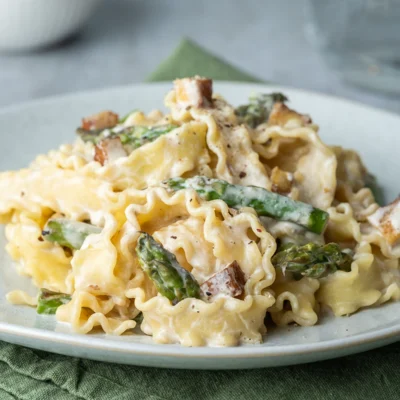 Vegane Spargelpfanne mit Nudeln