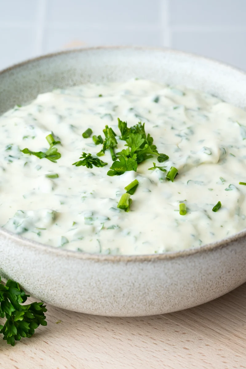 rezept-vegan-kraeuterquark-dip Veganer Kräuterquark mit Petersilie und Schnittlauch