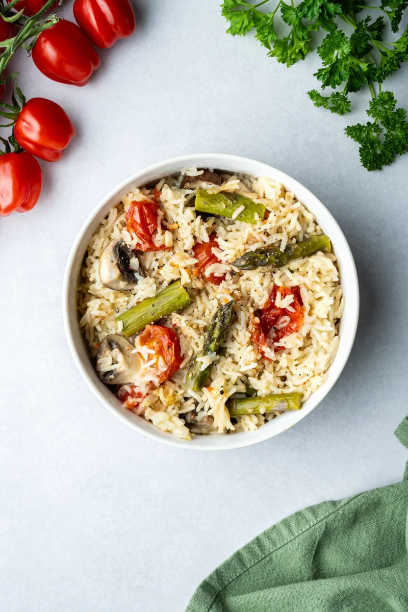 rezept-vegan-ofenreis-spargel-titel Ofenreis mit grünem Spargel und Tomaten