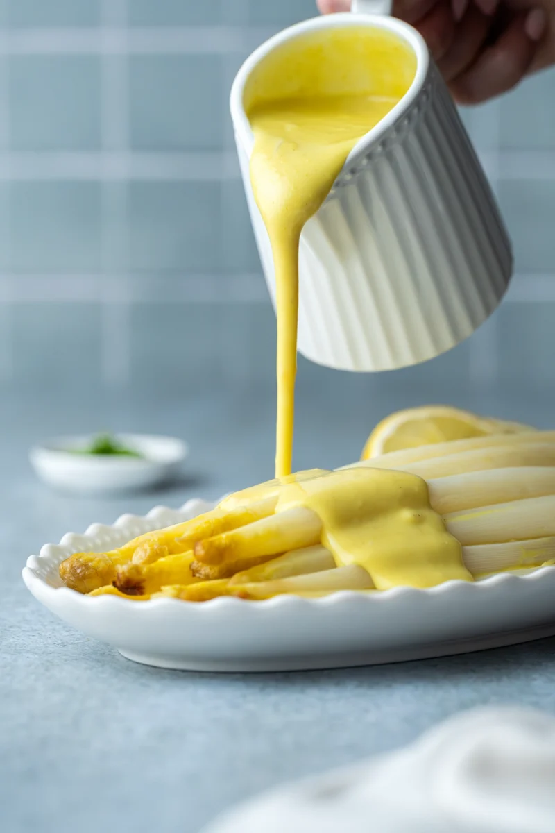 rezept-vegan-spargel-sauce-hollandaise Vegane Sauce Hollandaise auf Spargel aus dem Ofen