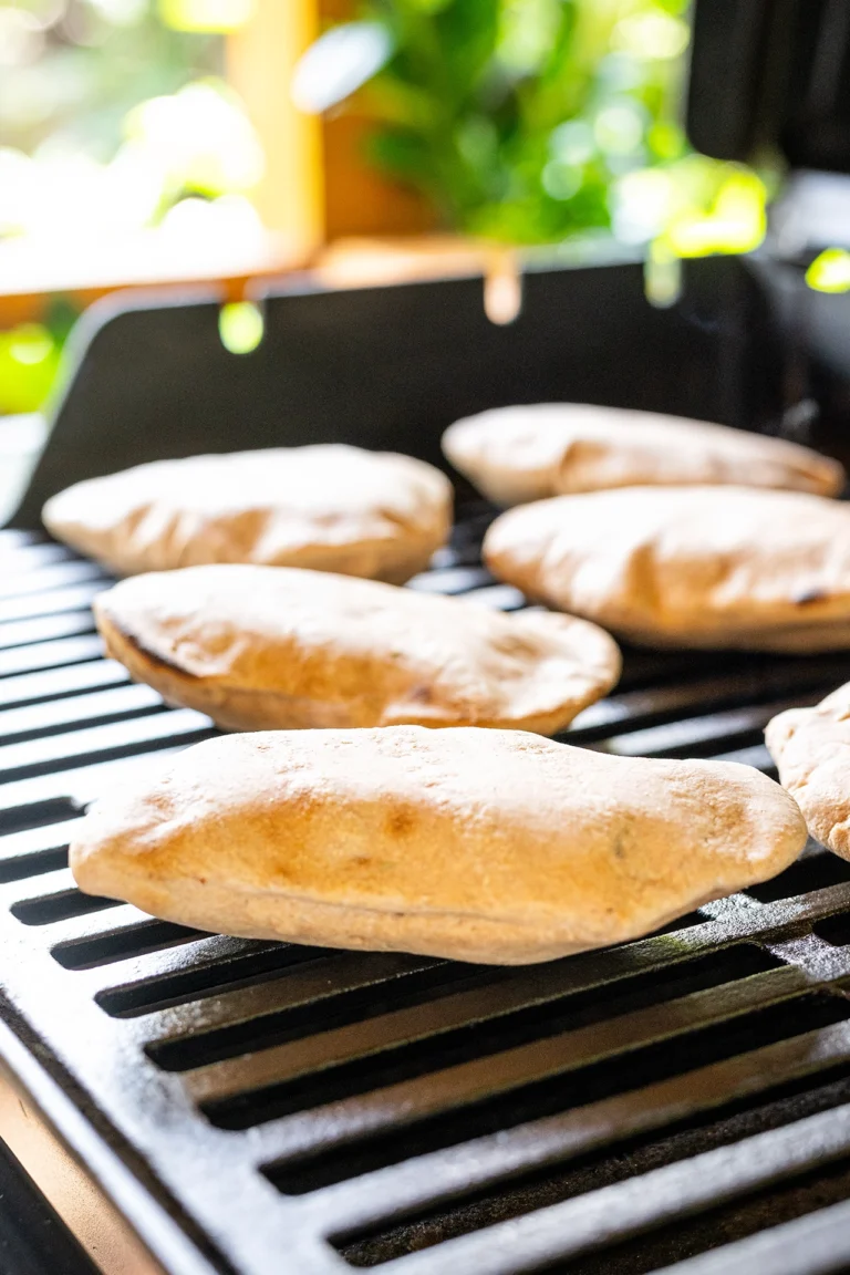 Gesunde Grillbrote auf dem Grill