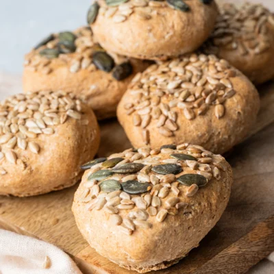 Vollkornbrötchen aus dem Airfryer ohne Hefe