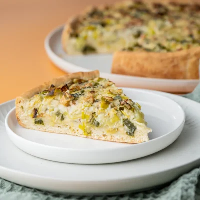 Veganer Lauchkuchen mit Hefeteig