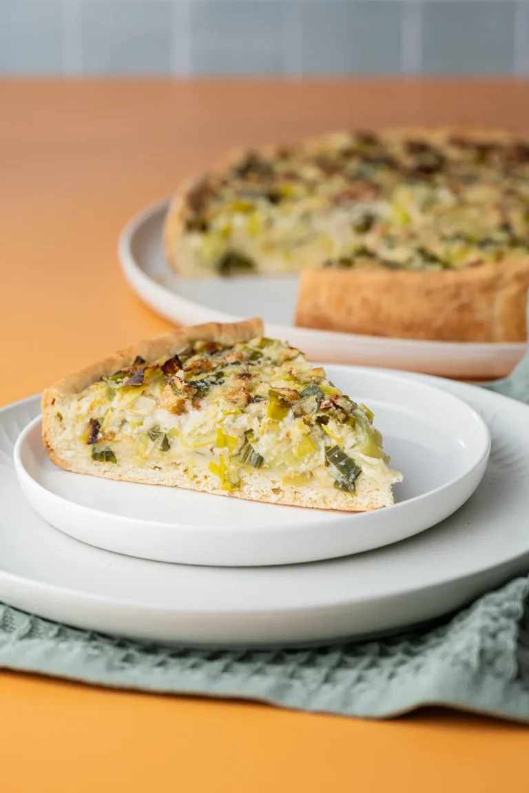 Veganer Lauchkuchen mit Hefeteig