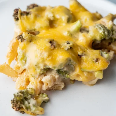 Einfacher veganer Nudelauflauf mit Brokkoli