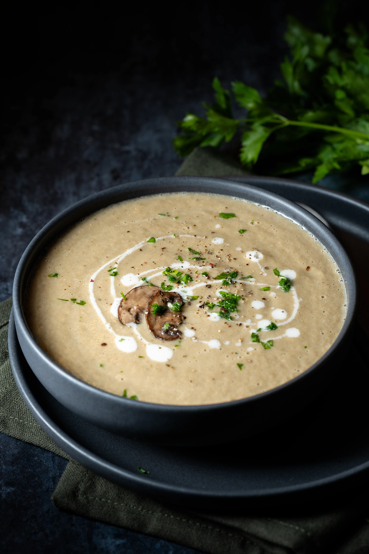 Vegane Pilzrahmsuppe mit Champignons 1 Cremige vegane Pilzrahmsuppe mit Champignons