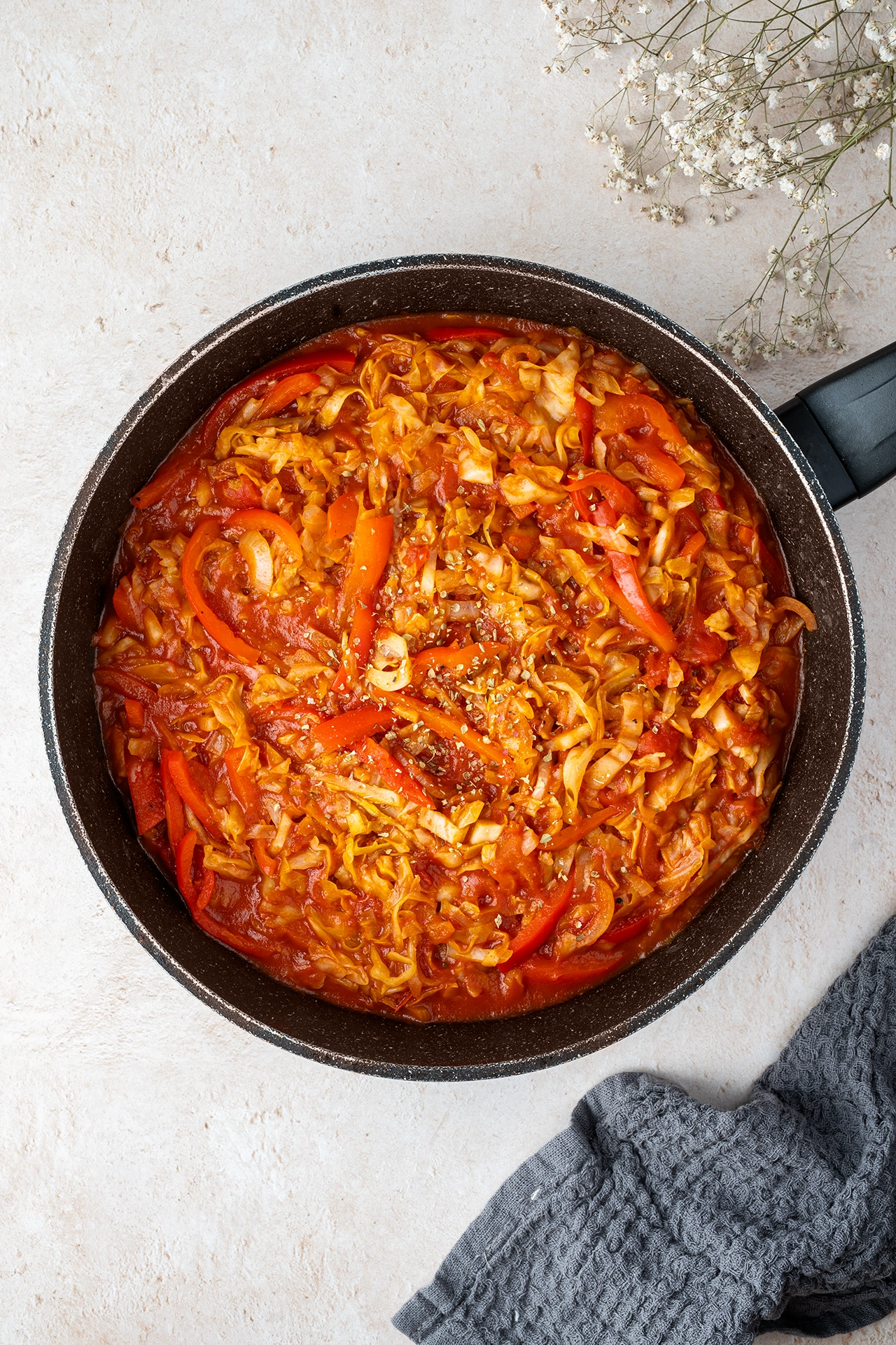 Einfache Spitzkohl-Pfanne mit Paprika 1 Spitzkohl-Pfanne mit Paprika
