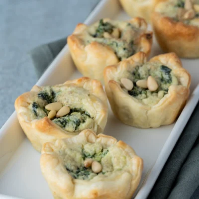 Vegane Mini-Quiche aus Blätterteig